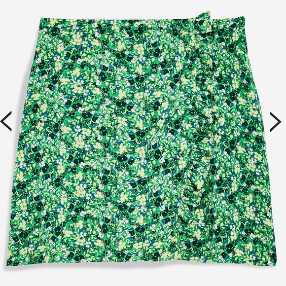 Topshop Dresses & Skirts - A Spring-y Skirt